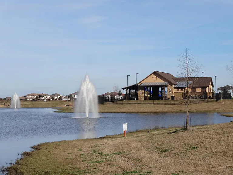 24510 Avellino Ct — Photo 28