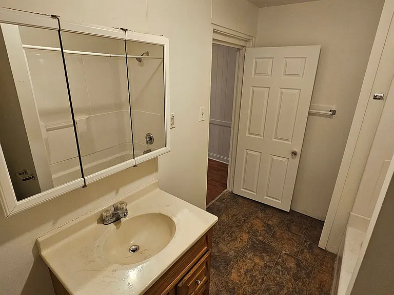 499 Manor St #3 — Photo 4