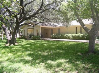 202 Navajo Trl, Hamilton, TX 76531