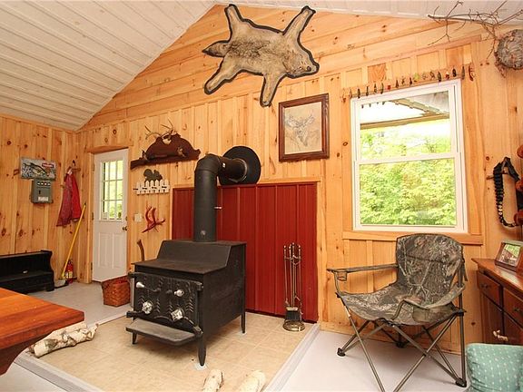 4th image of 13146 Maple Hill Ln