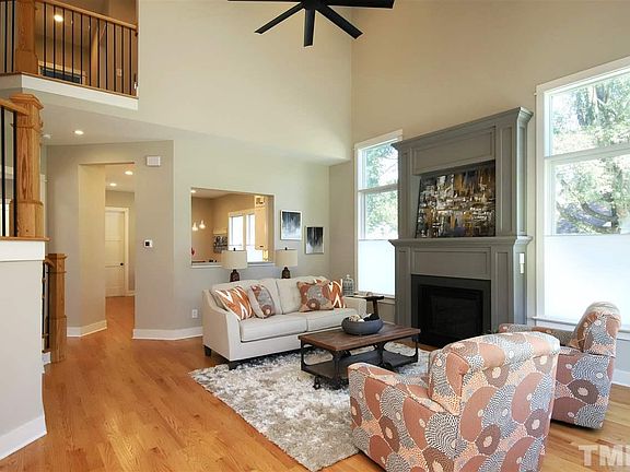 4th image of 215 Northwood Cir