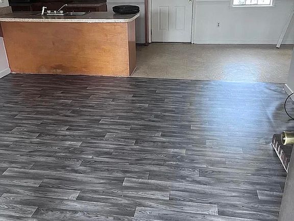 2nd image of 2813 Brookwood Dr