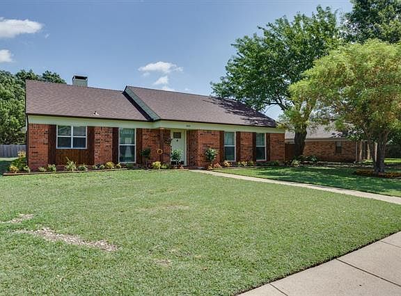 3rd image of 609 Melissa Ln