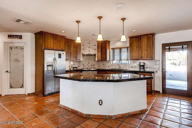 Jomax Kitchen and Pantry