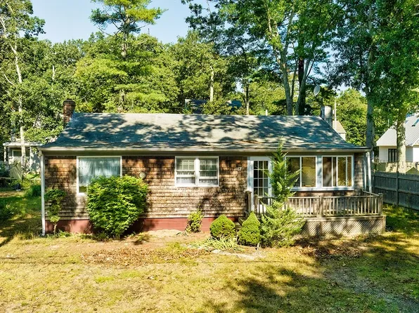 47 Florida Ave, Plymouth, MA 02360