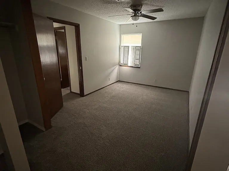 1031 S Brookview Ln — Photo 10