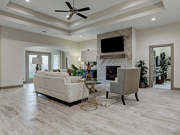 Tray ceiling in great room