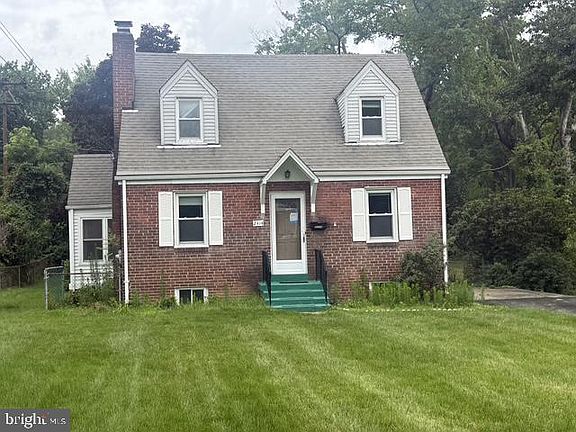 2nd image of 2414 Fairview Dr