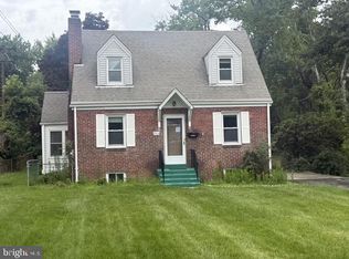 2414 Fairview Dr, Alexandria, VA 22306