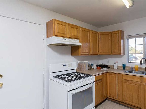 2nd image of 16433 Avenida Gracia