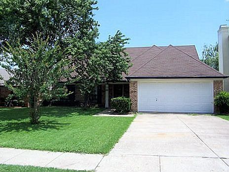 1st image of 2214 Country Oaks Dr