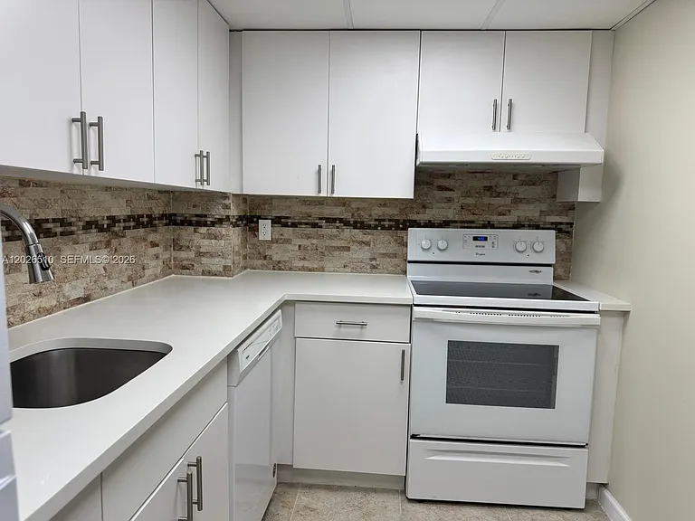 401 Golden Isles Dr #614 — Photo 14