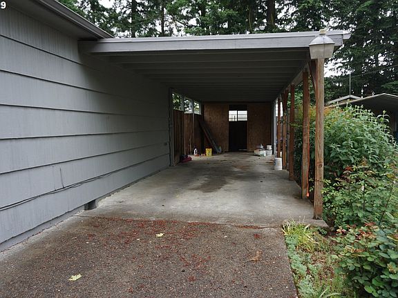 4th image of 601 SE 103rd Ave