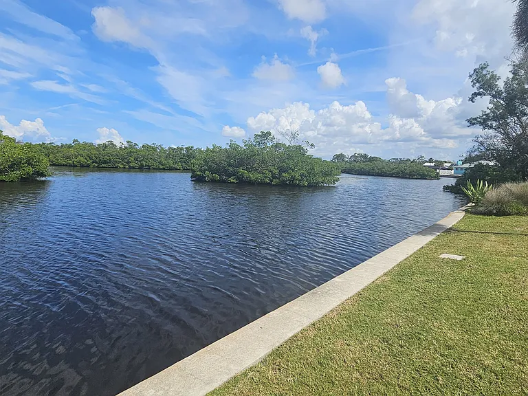 Seawall-Gottfried Creek