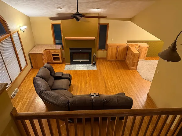 11047 E County Road 600n, Mattoon, IL 61938