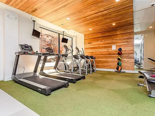 865 Willoughby Avenue image 9 of 14