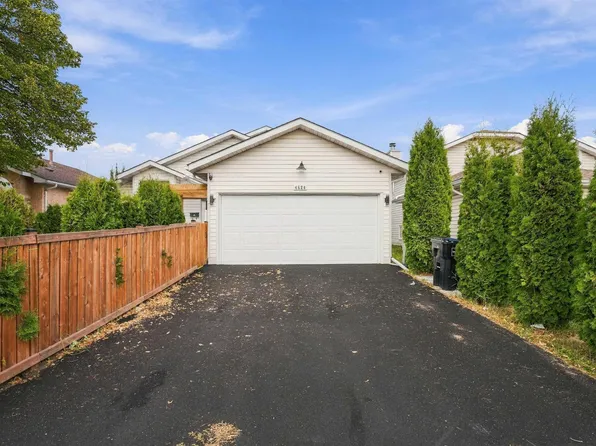 4824 13th Ave NW, Edmonton, AB T6L 6J9