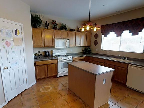 3rd image of 220 W Calle Bayeta