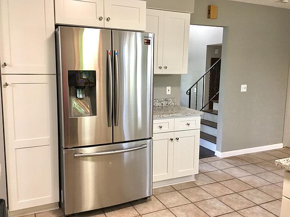 2nd image of 33433 Cromwell Dr