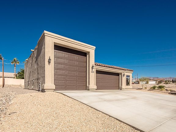 2nd image of 2391 Shorewood Dr