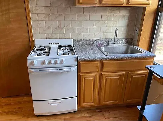 Rented by MPGL Realty Corp | media 15