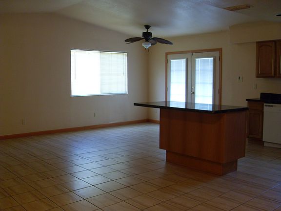 2nd image of 5 Kennelford Cir