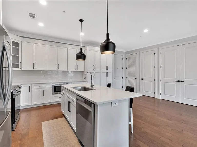 6890 Peachtree Dunwoody Rd #303 — Photo 9