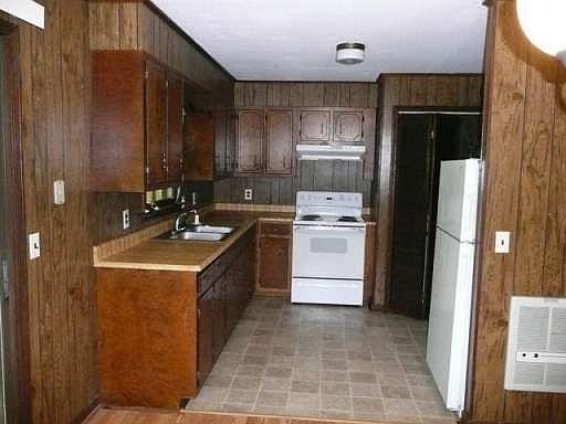 5th image of 232 Stekoa Falls Rd