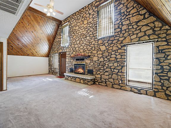 2nd image of 800 S Moore Ave