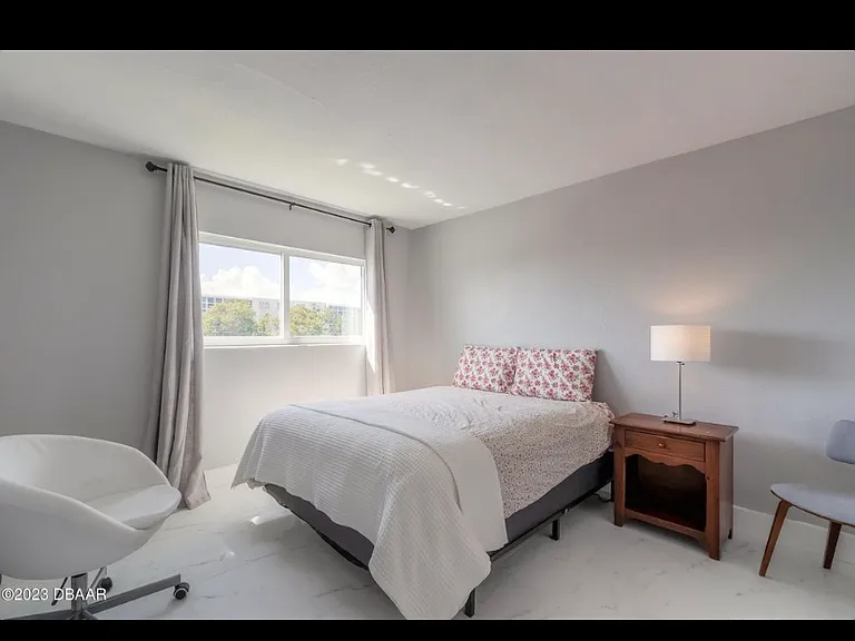 100 Silver Beach Ave — Photo 5