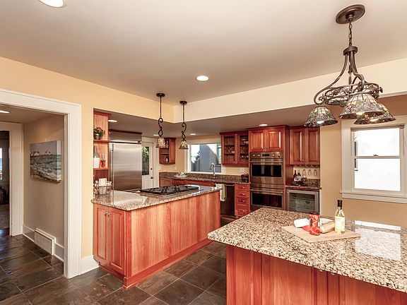 5th image of 3325 N 30th St