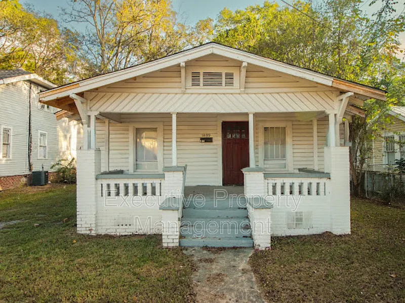 1439 Sloan Ave