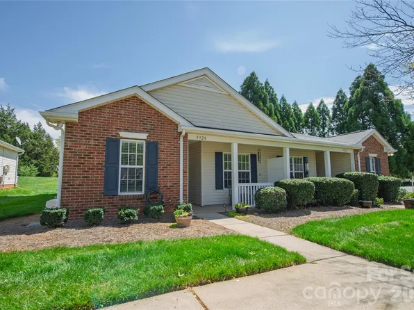 5320 Harris Cove Dr, Charlotte, NC 28269