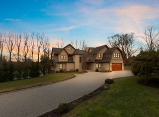 1366 Scuttle Hole Rd, Water Mill, NY 11976