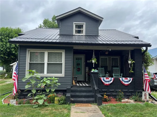 958 E State St, Newcomerstown, OH 43832