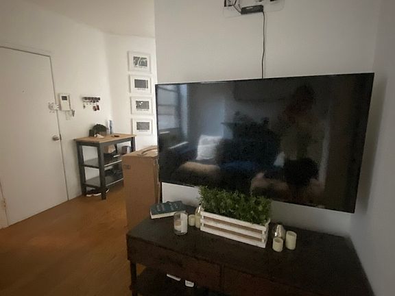 4th image of 246 W 18th St #5A