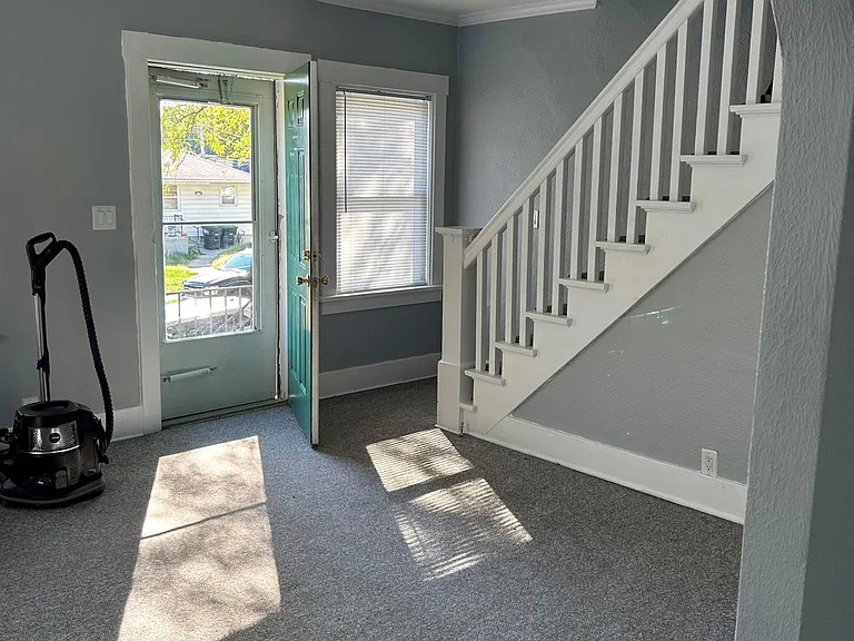 2928 Dupont St #1 — Photo 7