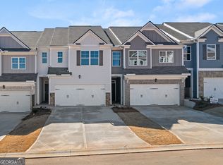 6694 Corryton St, Flowery Branch, GA 30542