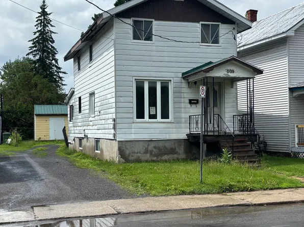 308 Genevieve St, Hawkesbury, ON K6A 2L9