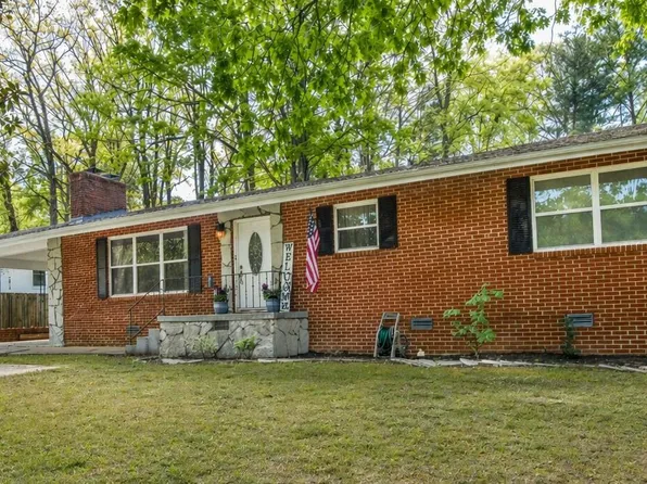 1212 Pilleaux Dr, Knoxville, TN 37912