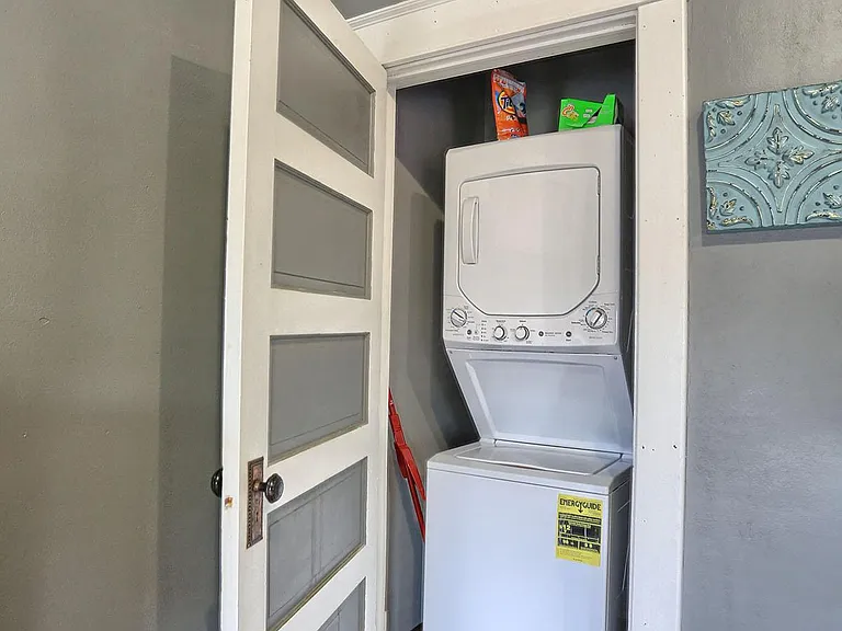 120 W Market St #A — Photo 13
