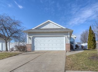 5 Astoria Way, Bloomington, IL 61704