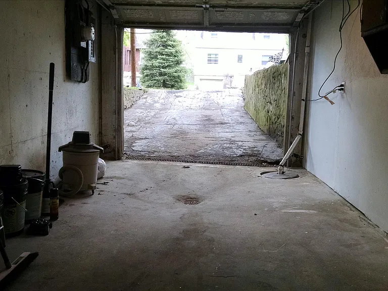 6423 Mayflower Ave — Photo 20