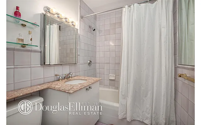 Rented by Douglas Elliman | media 20