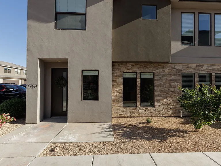 2753 E Gray Birch Dr — Photo 3