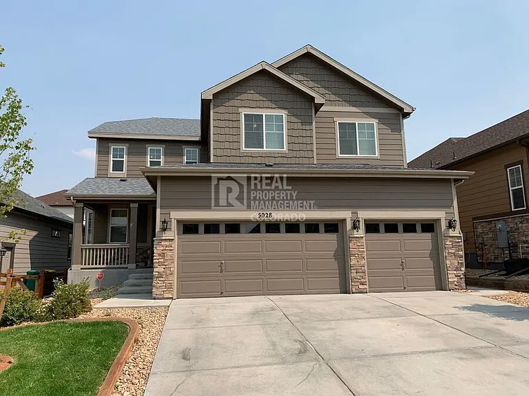 5028 S Versailles Cir — Photo 1