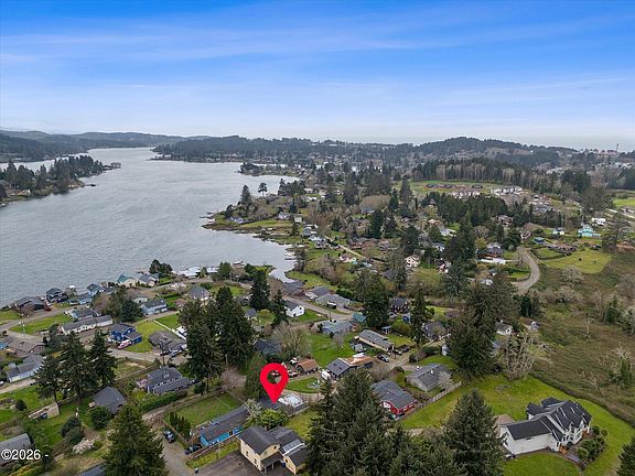 2nd image of 4976 NE K Ave