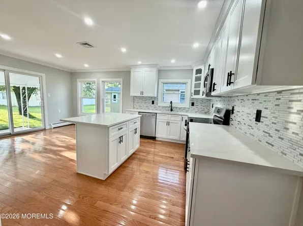 3 Montego Street, Toms River, NJ 08757
