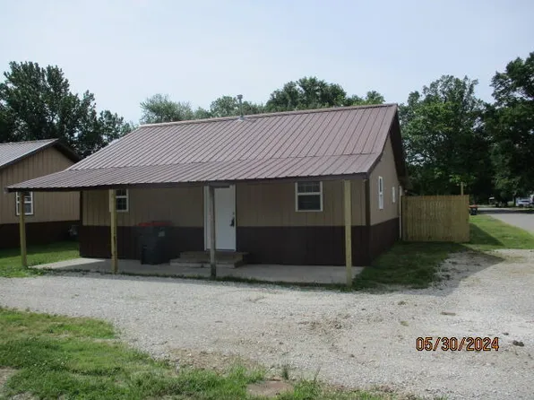 802 E A St, Commerce, OK 74339