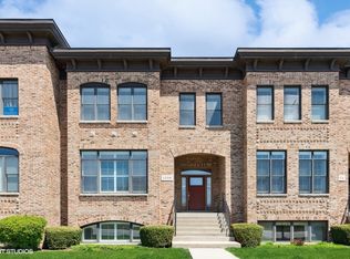 1530 W Northwest Hwy, Arlington Heights, IL 60004